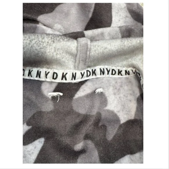 DKNY Super Soft Gray Camo Jogger Set - Picture 5 of 5